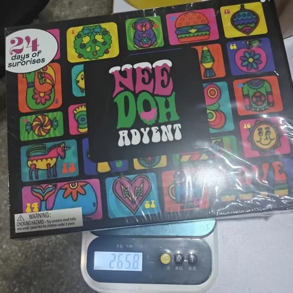 2026 Adventskalender 24 delar PVC 3D Fidget Docka Julnedräkning Nyårsöverraskningspresent 1box random