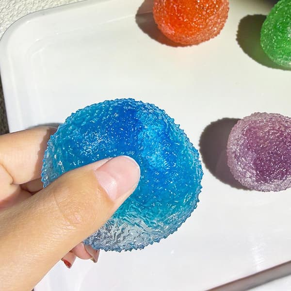 Sensorisk stressaflastende genanvendelig slushie-bold med knasende lyd Red