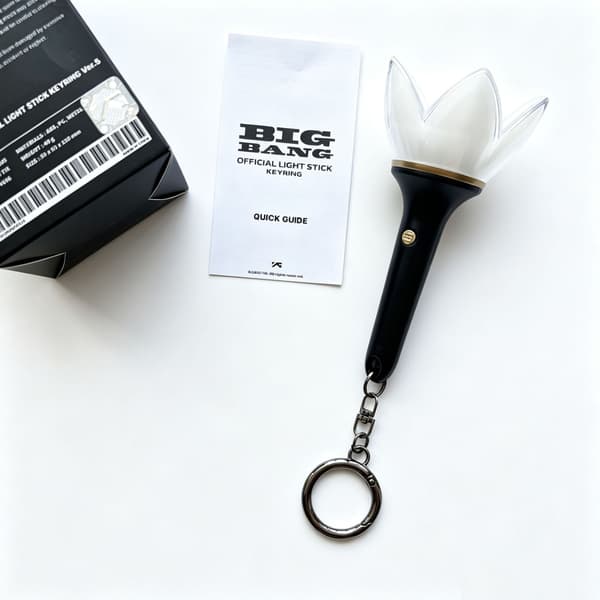 BIGBANG 20-årsjubileum Crown Light nøkkelring, mini-vifte lightstick-tilbehør