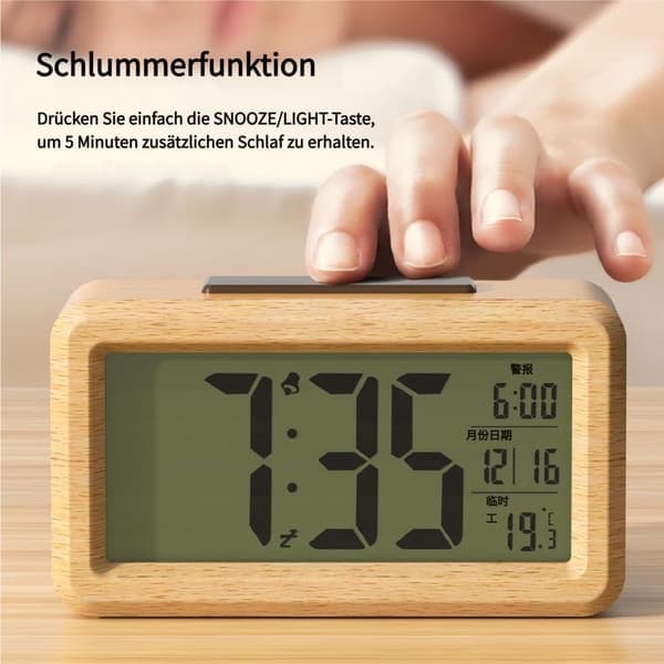 Digital väckarklocka i trä med LCD-skärm, utrustad med smart ljussensor och snooze-funktion
