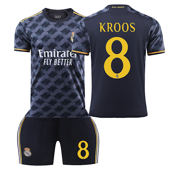 Real Madrid 23/24 Børneudebanesæt Fodboldtrøje 8 KROOS Children's size20 8 KROOS