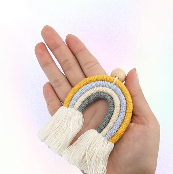 1-pack Regnbågssnöre Bilhänge med Träpärlor (Gul) för W