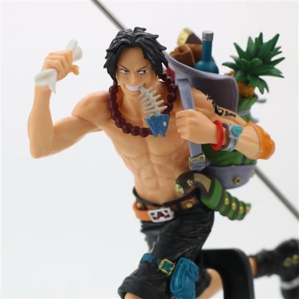 En uppsättning med 3 stycken utsökta One Piece-dockor, tre stycken