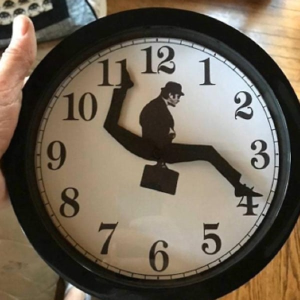 Inspirerad Silly Walk Väggklocka Creative Silent Mute Clock Decor black
