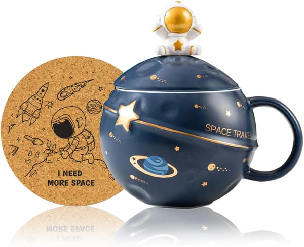 Bedårande astronautmugg, rymdtema präglad planetmugg (mörkblå).
