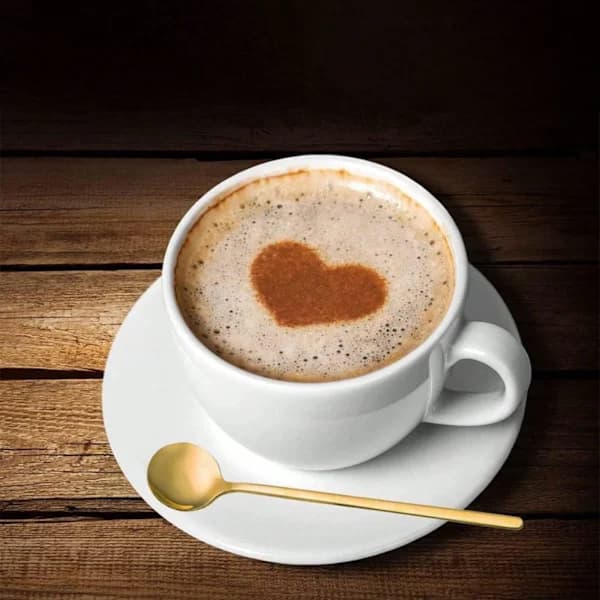 Sæt med 4 langskaftede skeer, perfekte til at røre kaffe, te, iste og is derhjemme.