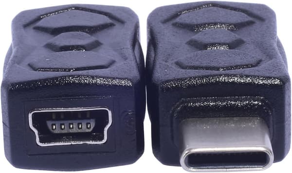 Mini USB hunn til Type-C hann-adapter, svart, støtter 5V2A lading og 480 Mbps dataoverføring.