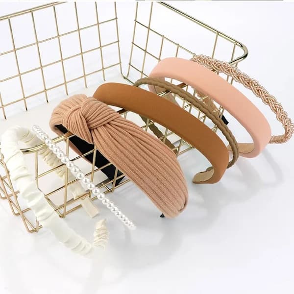 7-pack håraccessoarer för kvinnor – eleganta hårband och scrunchies med pärlor