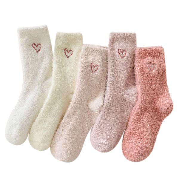 Plush Varma Sova Hemmiga Fluffiga Vita Hjärtformade Strumpor