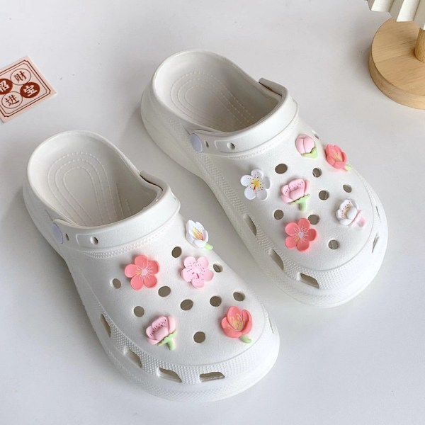 Crocs-korujen Coquette-jousi-kukkaset vaaleanpunaisena, kukkakorut kenkiin