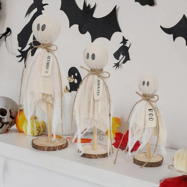 Sett med 3 Primitive Halloween-spøkelser på trestander for bordpynt