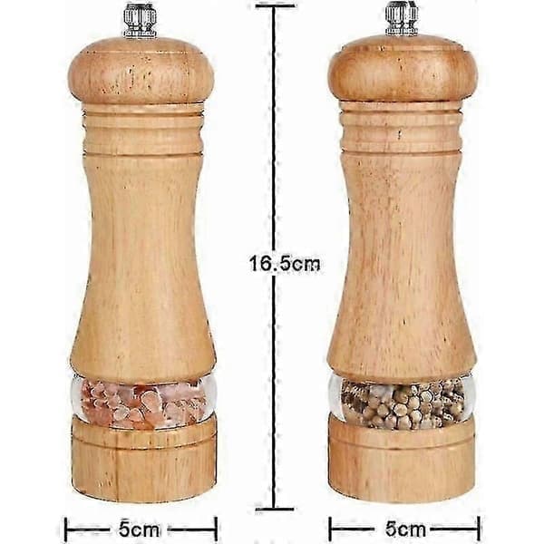 Sett med salt- og pepperbøsser i tre