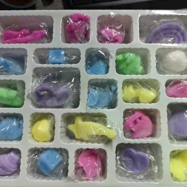 Gull eggjakt Squishy-sett, påsketema overraskelses-squishies, 24-pakning sensoriske stressavlastningsleker med påskeegg, 2 sett 2set