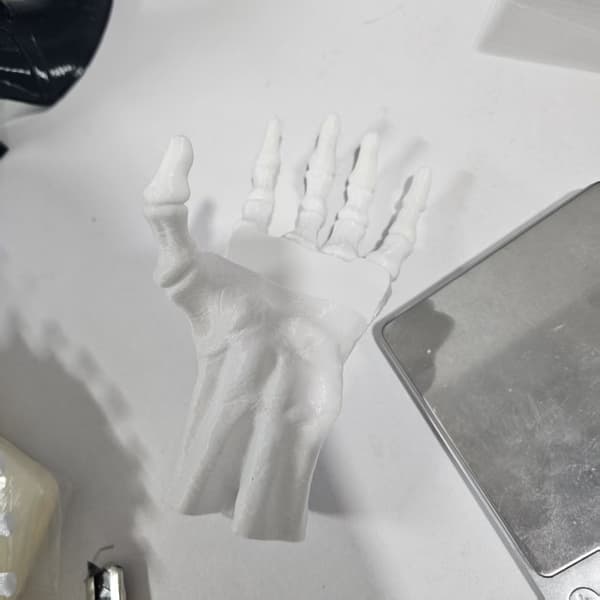 3D-printat skeletthandbokstöd, vit, gotisk spökhandsbokhylla-dekor, jul Custom