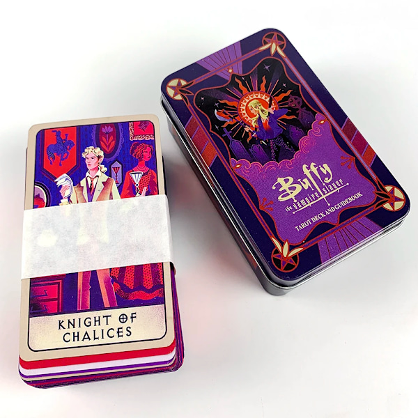 Lila Buffy the Vampire Slayer Tarotkortlek I En Plåtlåda Metallåda Med Pappersguidebok Guldpläterade Kanter Inbunden Utgåva