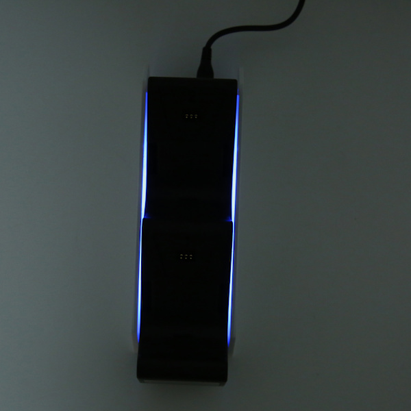 Dubbel laddningsstation för Xbox-kontroller med 2 1100 mAh laddningsbara batterier