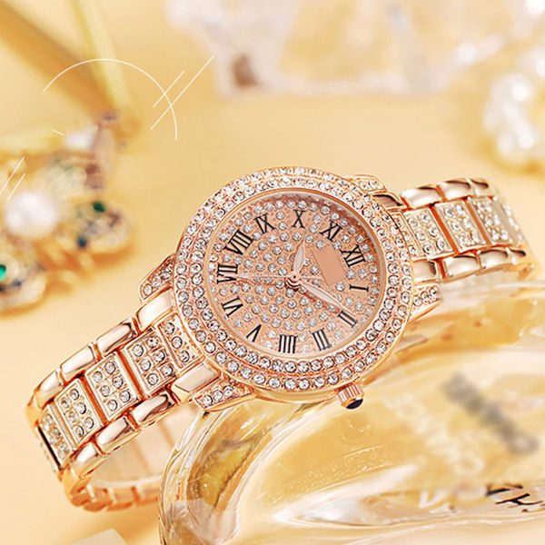 Watch Retro Elegant romerska siffror Urtavla Shiny Rhinestone Luminous Design Quartz Watch för Party Office Travel