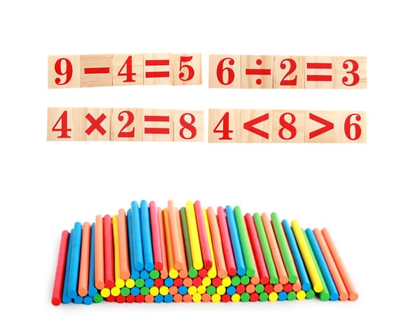 Färgglada träsiffror räknar block matematik operation utbildning barn leksak