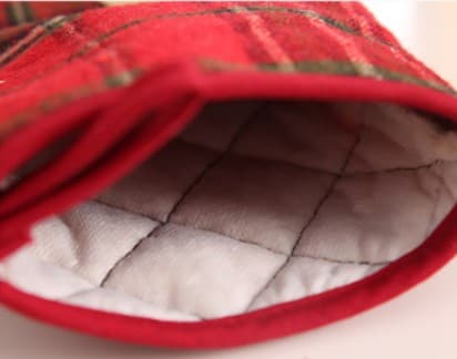 Rød ovnhandske, 34x19 cm, non-woven polyester, juleapplikation, ophængningsløkke