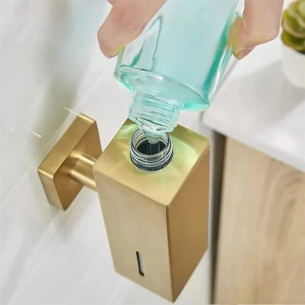 Väggmonterad tvåldispenser i rostfritt stål 250 ml, guld, för badrum kök