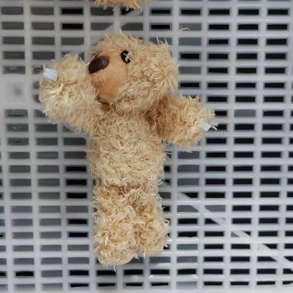 Nallepehmolelu nukke vaatetarvikkeeksi 13cm Long Fur Bear+Loop