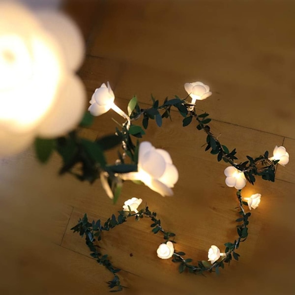 Rosgirlang med älvljus Batteridriven Vit Blomma Älvljus Gröna Blad Högtidsbelysning Fest Fönster Trädgårdsdekoration Blomgirlang
