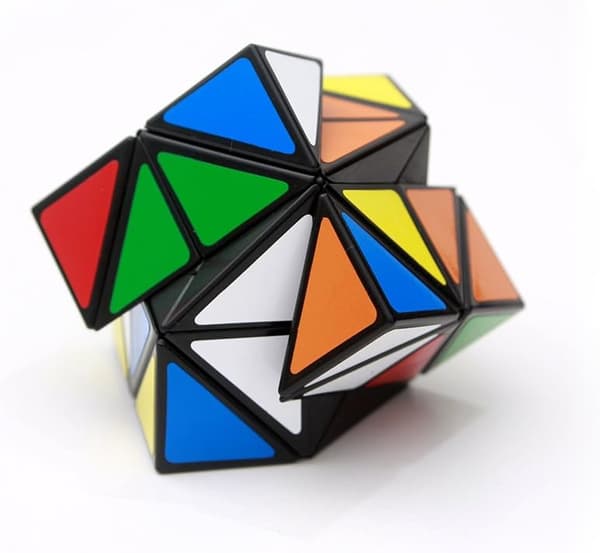 12-axlig rektangulär hexagonal kub svart oregelbunden kub (helikopter)