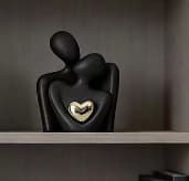 Minimalistisk Par Omfavnende Figur (Sort og Guld) S