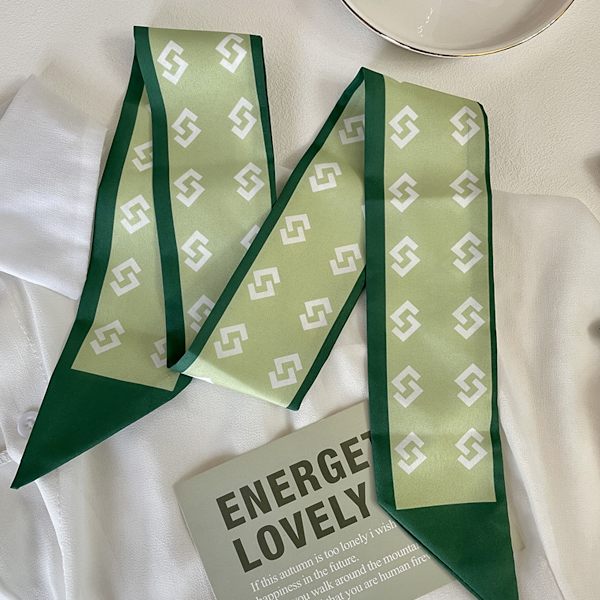 Retro liten silkescarf tjej hjärta vår och sommar smal