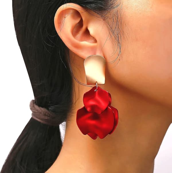 Røde Chic Elegante Boho Røde Rosenblad Dingle Harpiks Øreringe Dråbe Akryl Lagdelt Matte Blomsterøreringe Statement Overdrevne
