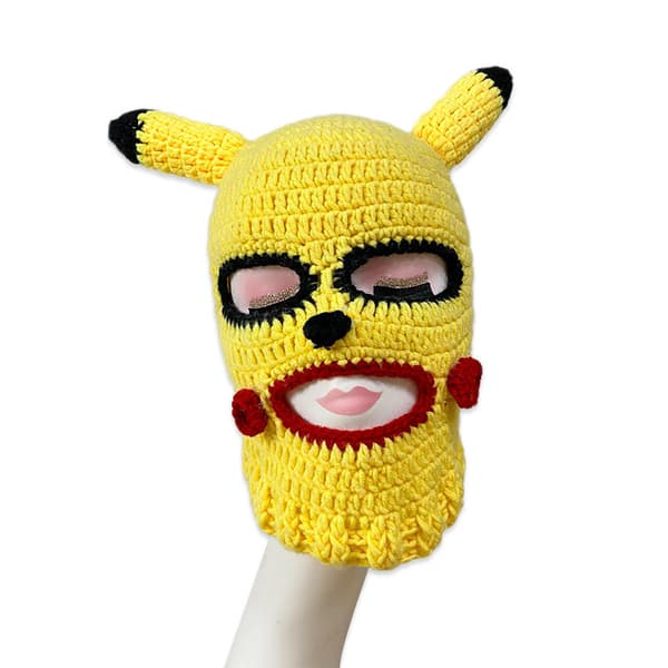 Rolig Pikachu-inspirerad stickad huva