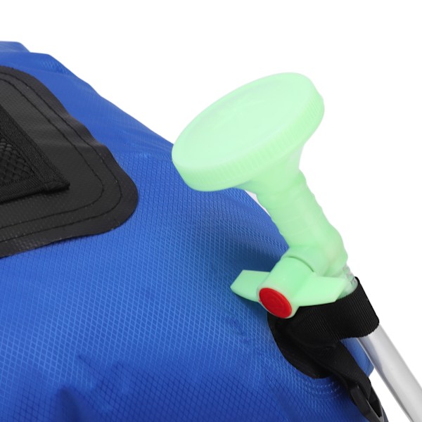 Solarduschväska för utomhusbruk, soluppvärmd campingduschväska med värmeabsorberande design, slitstarkt material, bärbar dusch för strand, simning och