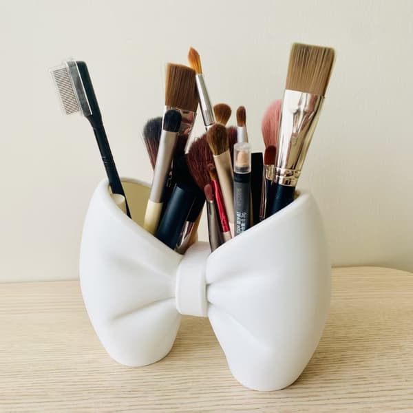 12 × 5.7 × 9 cm Toothbrush Holder/Pen Holder in Bow Shape, Pink + White