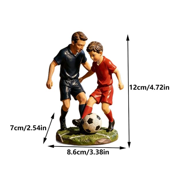 VM 2026 Far og Søn Spiller Fodbold Harpiksfigur