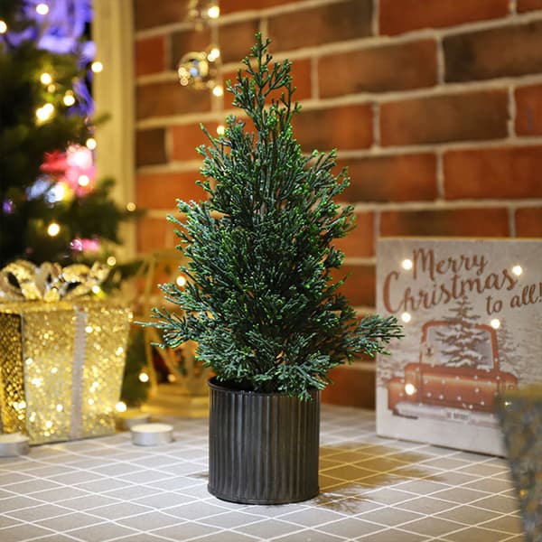 Flockende kunstige juletræ, ceder juletræ til skrivebordet, indendørs julepynt D