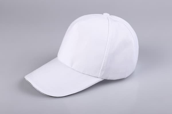 Sett med 5 hvite, ensfargede baseballcapser (unisex)