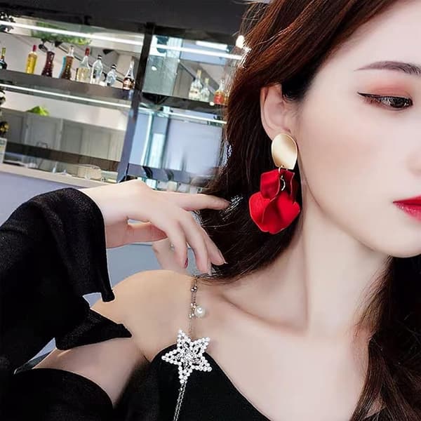 Røde Chic Elegante Boho Røde Rosenblad Dingle Harpiks Øreringe Dråbe Akryl Lagdelt Matte Blomsterøreringe Statement Overdrevne