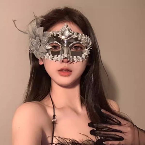 Silvergrå gnistrande diamantblommask Silver