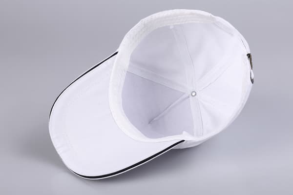 Sæt med 5 hvide ensfarvede baseballkasketter (unisex)