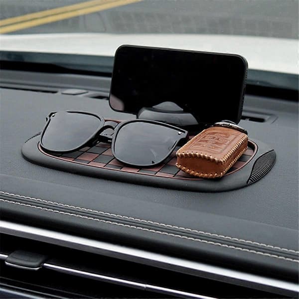 Multifunksjonell sklisikker bilmatte med mobiltelefonholder, brun rutete stil, sklisikker matte til dashbord.