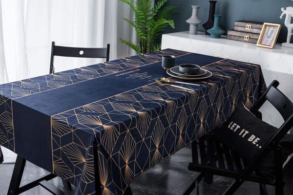 Blå rektangulær fløyelsduk, gullgrafisk trykk polyester T
