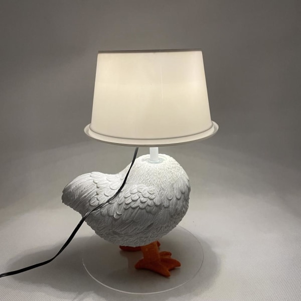 Kyckling LED-lampa i harts, naturtrogen kyckling som lägger ägg nattlampa