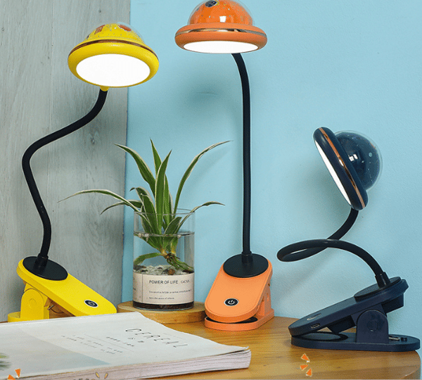 LED-klemmelampe med USB-lading, skrivebordslampe, leselampe til soverom