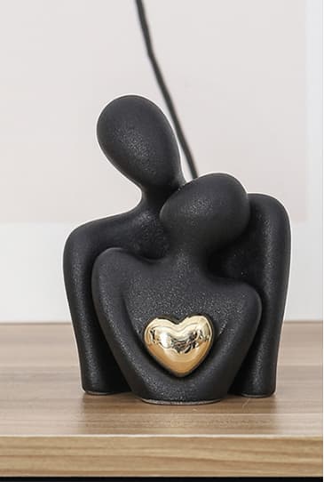 Minimalistisk Par-Omfavnelse Figur (Svart og Gull) M