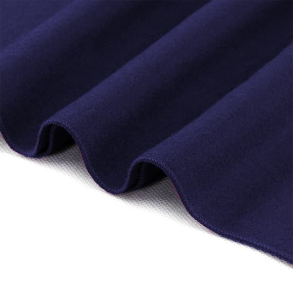 Polyester mikrofiber, komfortabelt vinterutstyr, et must i kaldt vær