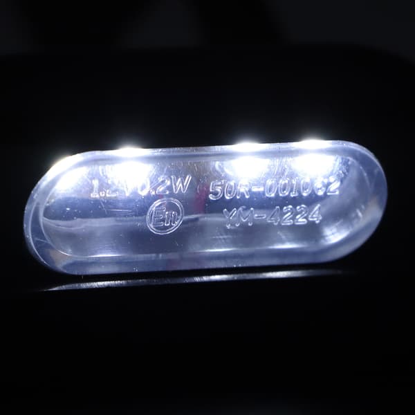 Motorcykelnummerpladebeslag i rustfrit stål, universelt justerbart, robust aluminiumslegering, foldbart design, integreret LED-blinklys, bredt