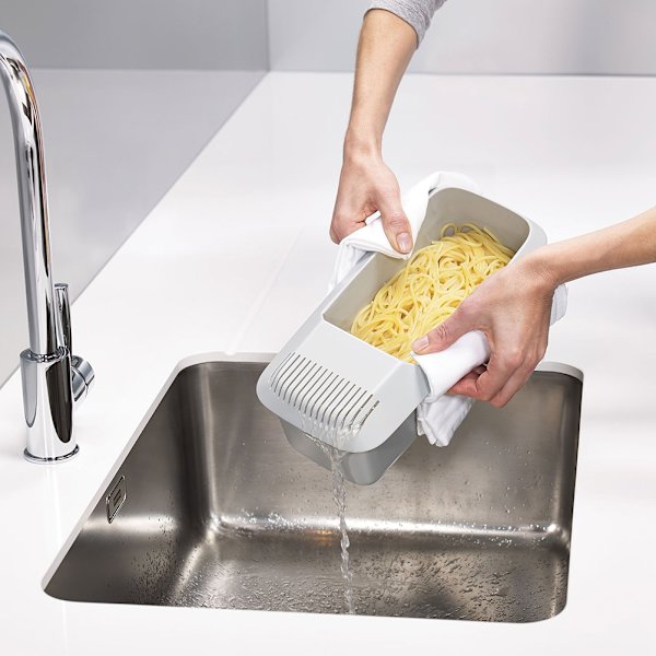 Mikrovågsugnspasta-kokare med sil Värmebeständig pastabåt