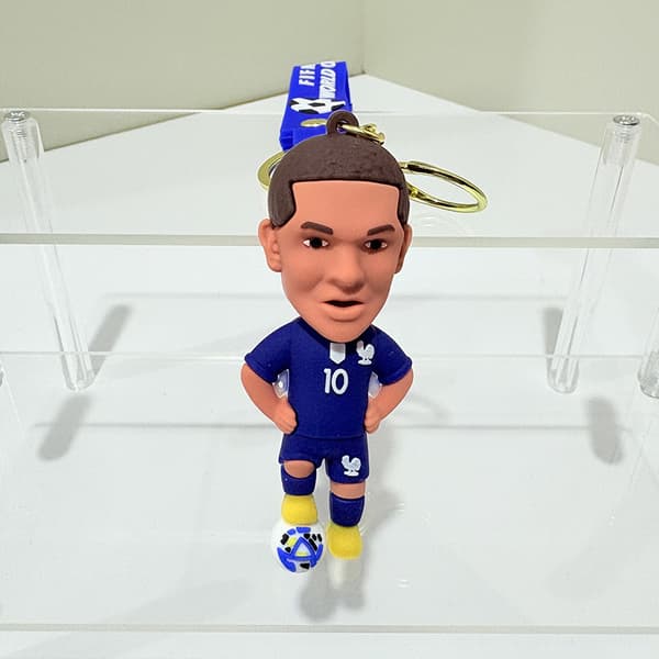 Set med 2 VM-stjärnfigurinyckelringar: Chibi-stil fotbollsstjärneprodukter