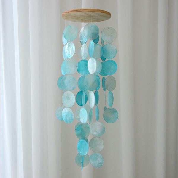 Konstverk Capiz Garden Wind Chimes med Cool Light Blue Light blue One Size