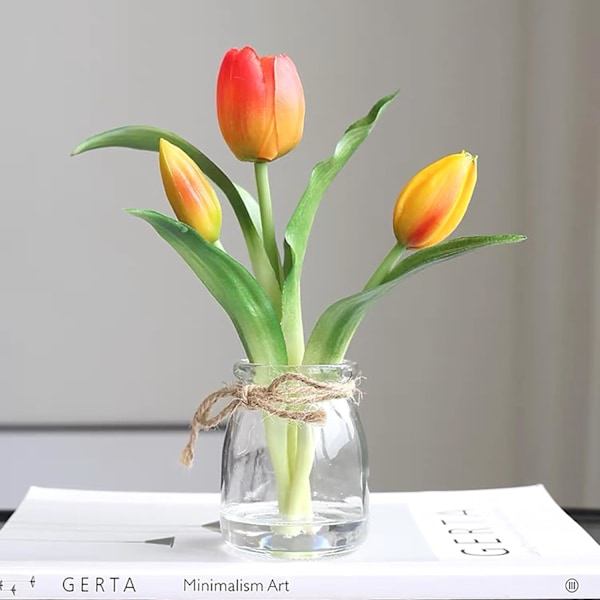 Orange Tulipaner i Glasvase med Kunstigt Vand, Blomsterarrangement til Hjemmet og Festdekoration Orange
